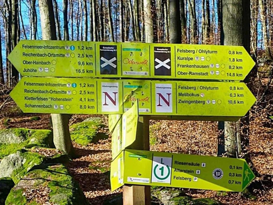 Wegweiser am Felsenmeer Rundwege und Wanderwege