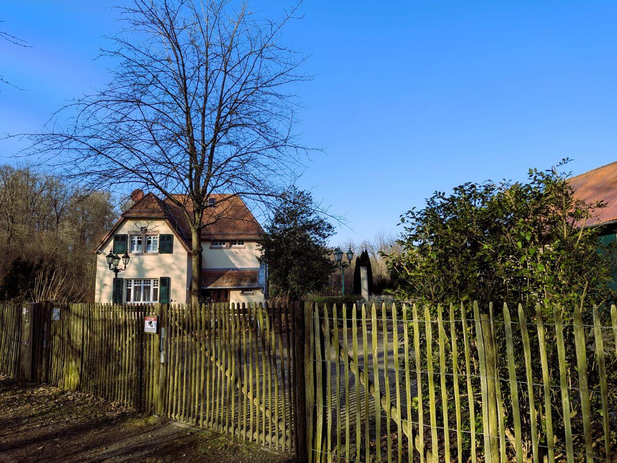 Romantisches, altes Forsthaus mitten im Darmstädter Wald 