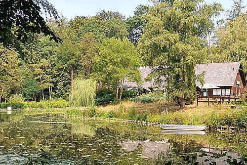 Raus in die Natur, Waldluft schnuppern & entspannen! Die Fischerhütte Darmstadt ist ein beliebtes Ausflugsziel zu jeder Jahreszeit. Perfekt für eine kleine Wanderung oder eine Radtour. 