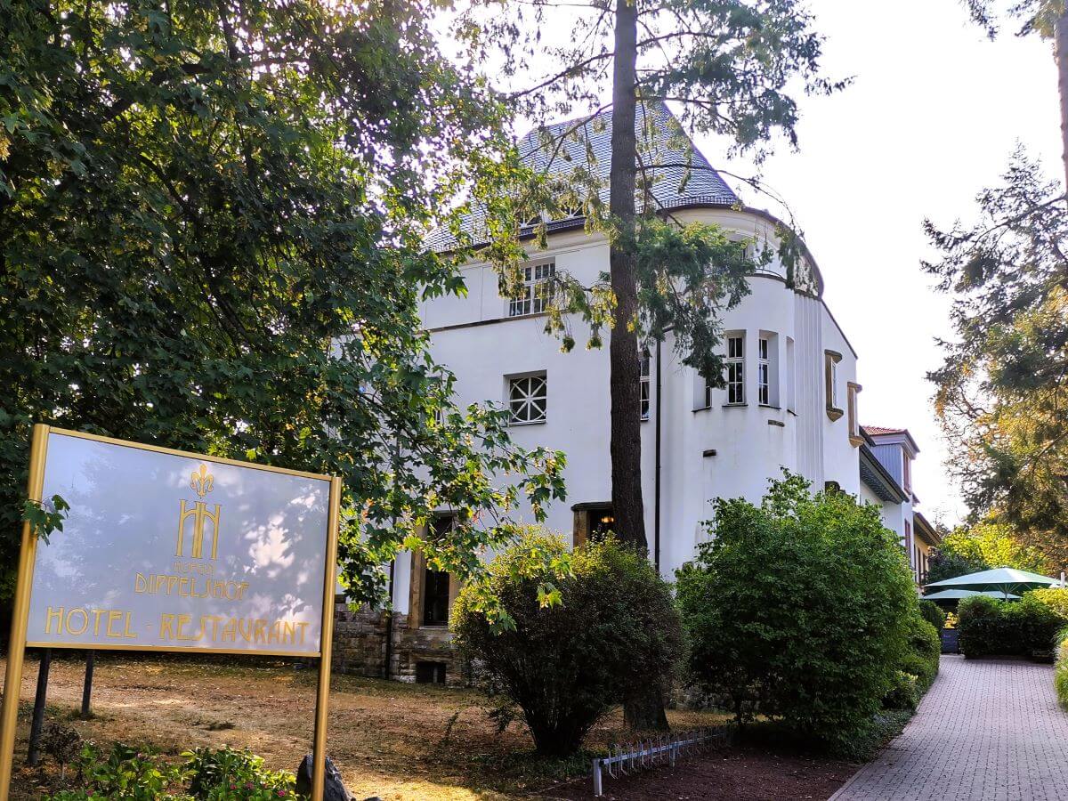 Historische Jugendstil-Villa Dippelshof in Mühltal – heute ein stilvolles Hotel und Restaurant