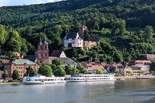 [title] - Fachwerkträume, Burgromantik, idyllisches Main-Ufer. Das malerische Städtchen am Main ist mehrfach als Genussort ausgezeichnet und wurde kürzlich von einem schwedischen Reisemagazin zum schönsten Reiseziel gekürt. Auch uns hat Miltenberg verzaubert. Unsere Tipps für einen Ausflug voller schöner Eindrücke. <br /><br />