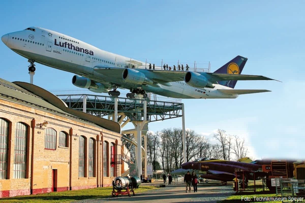 Ausstellungsflugzeug im Technik Museum Speyer