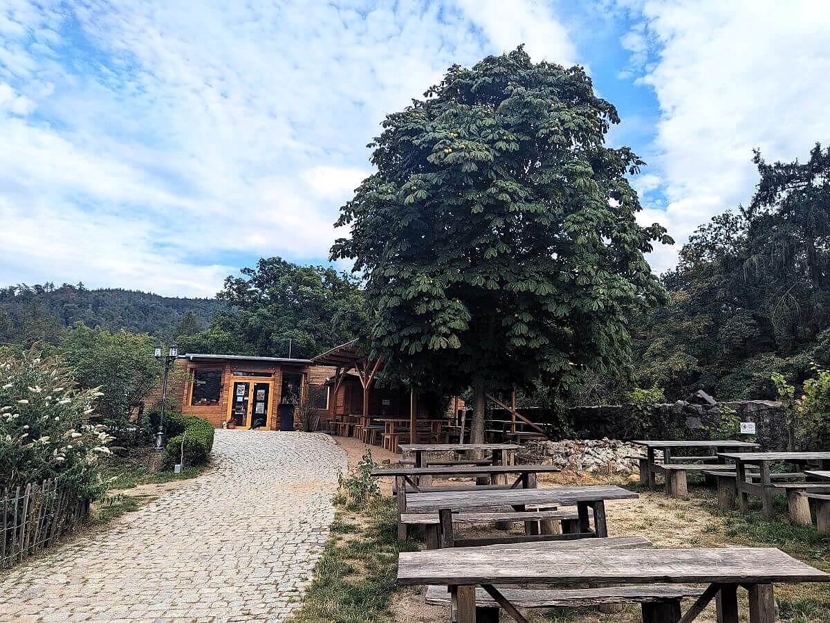 Die Burgschänke im Alsbacher Schloss