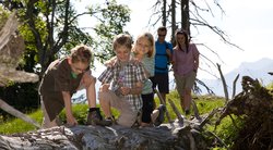 [title] - Das Karwendel in Bayern und Tirol zählt zu den schönsten Gebirgen Europas und  ist ein beliebtes Urlaubsziel für Familien. Eine traumhafte Berglandschaft, Seen, Kinderbetreuung und jede Menge Spaß, Sport und Action machen den Familienurlaub zum Erlebnis für die ganze Famlie. 