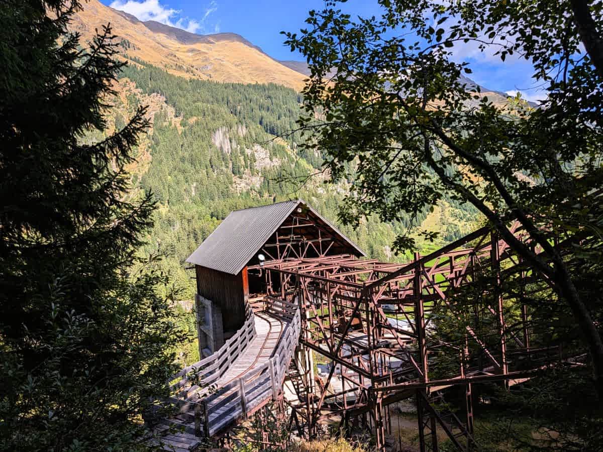 Außenanlage des Bergbaumuseums in Maiern bei Sterzing