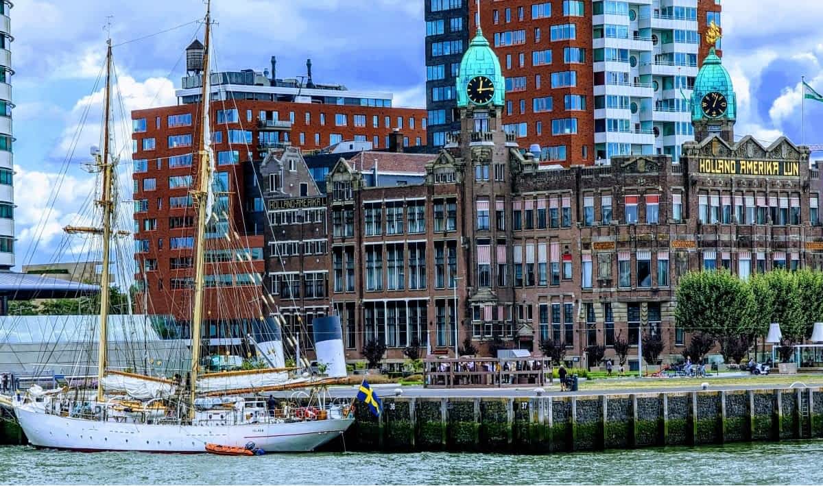 Historisches Hotel New York am Wilhelminapier in Rotterdam