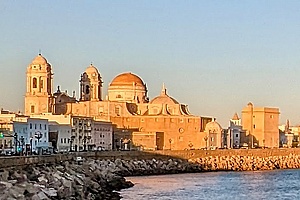 [title] - Auch wenn es auf den ersten Blick nicht so scheint, Cádiz ist ein Besuch wert. 