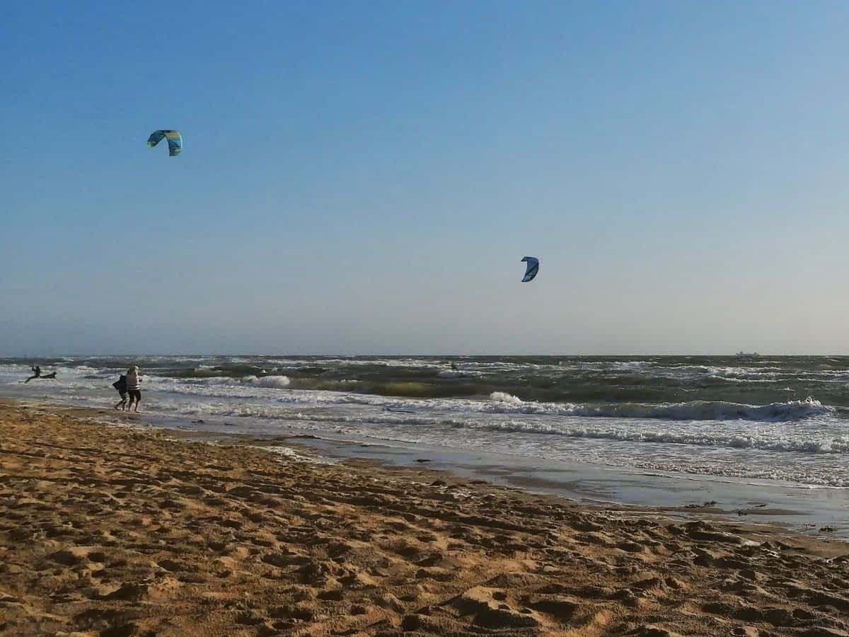Kitesurfen am windigen Nordseestrand
